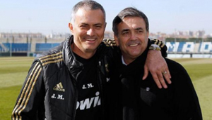 Huấn luyện viên Ricardo Formosinho (phải) trong một lần thăm Jose Mourinho ở câu lạc bộ Real Madrid.