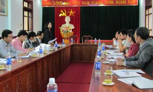 Đoàn kiểm tra làm việc với Huyện ủy Cao Phong.