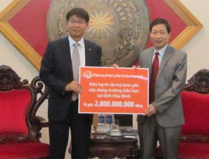 Tổng Giám đốc Tập đoàn Hanwha ủng hộ tỉnh thực hiện dự án đầu tư xây dựng trường tiểu học xóm Ong, xã Nam Phong, Cao Phong.

