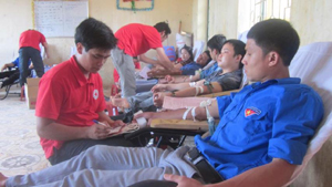 ĐVTN huyện Lương Sơn trong ngày hội thanh niên hiến máu tình nguyện đợt 1.