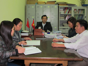 Đảng ủy phường Đồng Tiến thường xuyên duy trì công tác giao ban, trao đổi công tác Đảng.