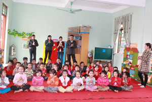 Cùng với bước tiến trong phát triển KT-XH, sự nghiệp giáo dục ở Tân Thành cũng có bước chuyển mạnh. Hiện nay, trường mầm non của xã mới được xây dựng, đáp ứng tốt nhiệm vụ nuôi, dạy các cháu trong độ tuổi.