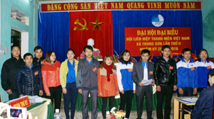 Với những thành tích đã đạt được, năm 2014, xã Trung Sơn vinh dự được Hội LHTN huyện Lương Sơn chọn là đơn vị tổ chức Đại hội điểm Hội LHTN cấp cơ sở. Ảnh: Uỷ ban Hội LHTN xã ra mắt Đại hội.