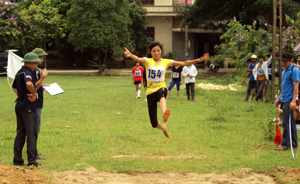 Hàng năm, xã Yên Trị đều tham gia 100% giải thể thao do huyện tổ chức. Ảnh: Giải điền kinh vô địch huyện Yên Thủy năm 2013.