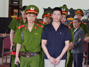 Tại phiên tòa phúc thẩm Nguyễn Quốc Tiến đã xin nhận mức án tử hình. 

            

