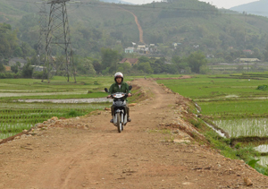 Tuyến đường nội đồng xóm Gò Bùi, xã Dân Hòa (Kỳ Sơn) dài 353 m được hoàn thành với sự tham gia hiến đất của gần 40 hộ dân. 

