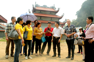 Huyện Cao Phong giới thiệu các điểm du lịch với các công ty lữ hành và bạn bè quốc tế.

 

