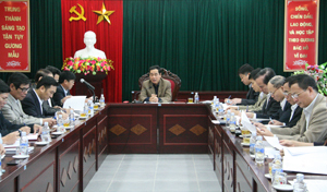 Đồng chí Nguyễn Văn Quang, Chủ tịch UBND tỉnh làm việc với lãnh đạo Sở TN&MT.

