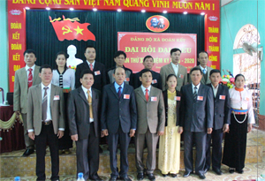 BCH Đảng bộ xã Đoàn Kết nhiệm kỳ 2015-2020 ra mắt Đại hội.

