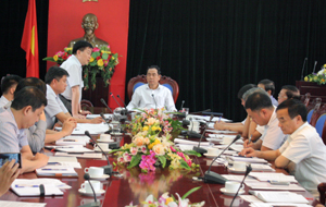 Đồng chí Nguyễn Văn Quang, Phó Bí thư Tỉnh ủy, Chủ tịch UBND tỉnh chủ trì cuộc họp.