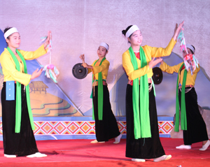 Đội văn nghệ xóm Tre Thị, xã Trung Bì (Kim Bôi) thường xuyên luyện tập, 

tham gia hội diễn văn nghệ do huyện tổ chức.

