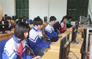 Đẩy mạnh phong trào thi đua “Hai tốt”, trường THCS Võ Thị Sáu, thị trấn Vụ Bản (Lạc Sơn) luôn đạt được kết quả nổi trội về chất lượng giáo dục toàn diện.