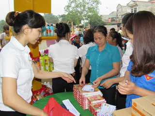 Bưu điện văn hóa xã Dũng Phong (Cao Phong)  kinh doanh đa dịch vụ phục vụ nhân dân .
