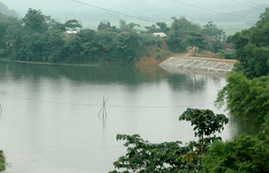 Hồ Tày Măng (TT Đà Bắc) sau khi hoàn thiện tích trữ ước khoảng 400.000m3 nước cung cấp cho sản xuất nông nghiệp.
