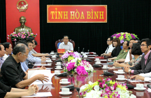 Đồng chí Nguyễn Văn Quang, Chủ tịch UBND tỉnh dự hội nghị ở điểm cầu tỉnh ta.