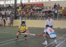 Các VĐV thi đấu bộ môn đẩy gậy trong khuôn khổ Đại hội TDTT tỉnh Hòa Bình lần thứ IV/2010
