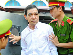 Ông Huỳnh Ngọc Sĩ bị bắt.
