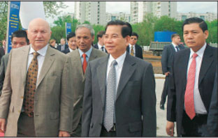 Chủ tịch nước Nguyễn Minh Triết dự lễ khởi 
công Trung tâm Văn hóa - Thương mại 
Hà Nội - Mát-Xcơ-Va.