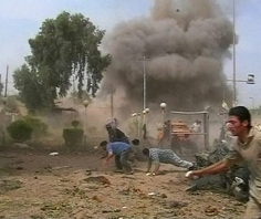 Cảnh hoảng loạn sau vụ đánh bom tại Hillah.