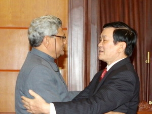 Ông Trương Tấn Sang, Ủy viên Bộ Chính trị, Thường trực Ban Bí thư tiếp ông Sitaram Yechury, Ủy viên Bộ Chính trị, Trưởng Ban Quốc tế Đảng Cộng sản Ấn Độ Mácxít.