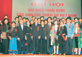 Các đồng chí lãnh đạo Đảng, Nhà nước,
MTTQ Việt Nam với các Đại biểu.