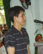 Phan Vũ Đạt tại phiên tòa. 
