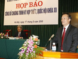 Chủ nhiệm Văn phòng Quốc hội Trần Đình Đàn phát biểu khai mạc buổi họp báo.
