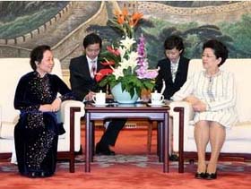 Phó Chủ tịch nước Nguyễn Thị Doan hội kiến với bà Trần Chí Lập, Chủ tịch Tổng hội Phụ nữ Trung Quốc.