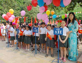 Lễ khai giảng năm học 2009 Trường tiểu học Nam Thành Công, Hà Nội.
