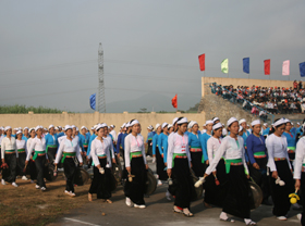 Biểu diễn cồng chiêng là tiết mục đặc sắc trong các hội diễn văn hóa thể thao của huyện Đà Bắc.