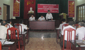 Đồng chí Nguyễn Minh Thành, Giám đốc Sở GD-ĐT giới thiệu về kỳ thi tốt nghiệp THPT năm 2010.