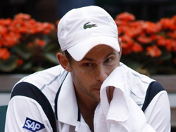 Andy Roddick ngậm ngùi sau thất bại
