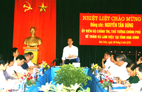 Thủ tướng Chính phủ Nguyễn Tấn Dũng làm việc với lãnh đạo tỉnh - Ảnh Mạnh Hùng