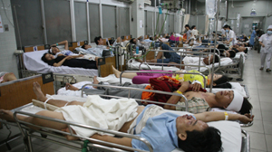 Phần lớn bệnh nhân trong phòng cấp cứu của Bệnh viện Chợ Rẫy trong đêm 1 và rạng sáng 2-5 là do tai nạn giao thông.