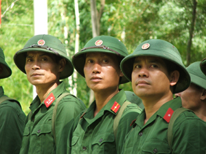 100% lực lượng dân quân cơ động xã Chiềng Châu (Mai Châu) sẵn sàng tham gia làm công tác bầu cử.