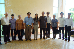 Đồng chí Đinh Thế Huynh, UVBCT, Bí thư T.ư Đảng, Trưởng Ban Tuyên giáo T.ư và các ứng cử viên đại biểu QH khóa XII tiếp xúc cử tri huyện Kỳ Sơn.