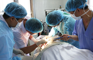 Người muốn phẫu thuật thẩm mỹ nên tới các bệnh viện để bảo đảm độ an toàn