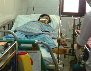 Một bệnh nhân nhiễm rubella bị biến chứng viêm não đang điều trị tại Bệnh viện Nhiệt đới Trung uơng