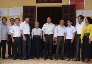 Ứng cử viên đại biểu HĐND tỉnh khóa XV tiếp xúc cử tri huyện Đà Bắc