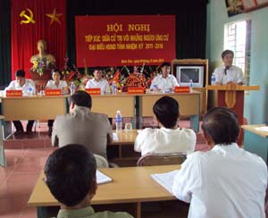 Các ứng cử viên đại biểu HĐND tỉnh tiếp xúc cử tri các xã Bình Sơn, Tú Sơn, Vĩnh tiến, Đú Sáng thuộc đơn vị bầu cử số 5 huyện Kim Bôi.