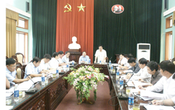 Đồng chí Hoàng Việt Cường, Bí thư Tỉnh uỷ, Chủ tịch HĐND tỉnh phát biểu tại hội nghị
