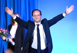Ông Hollande ăn mừng chiến thắng tại Tulle tối ngày 6/5.