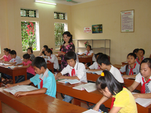 Tại kỳ thi học sinh giỏi lớp 9 năm học 2011 - 2012, thành phố Hoà Bình đã có 66 học sinh đạt giải trong đó có 5 giải nhất.