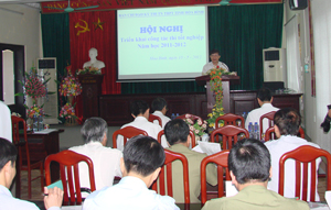 Đồng chí Bùi Văn Cửu, Phó Chủ tịch TT UBND tỉnh phát biểu chỉ đạo tại hội nghị triển khai công tác thi tốt nghiệp THPT năm 2012.