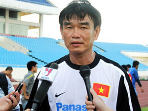 HLV trưởng ĐTVN Phan Thanh Hùng.

