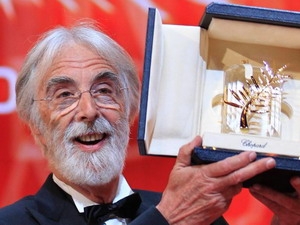 Đạo diễn người Áo Michael Haneke nhận giải thưởng Cành cọ vàng tại liên hoan phim Cannes 2012. (Nguồn: Reuters)