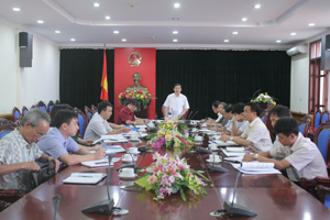 Đồng chí Bùi Văn Cửu, Phó Chủ tịch TT UBND tỉnh phát biểu kết luận hội nghị.