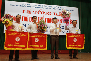 Đoàn VĐV thành phố Hòa Bình và các đơn vị Kim Bôi, Tân Lạc đoạt nhất, nhì, ba toàn đoàn tại Đại hội TD-TT tỉnh lần thứ V - năm 2014.