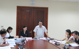 Đồng chí Nguyễn Tiến Sinh, Đoàn đại biểu Quốc hội tỉnh Hòa Bình phát biểu ý kiến tại phiên thảo luận.