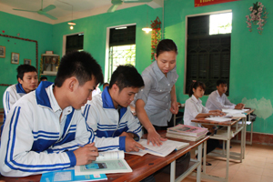 Học sinh lớp 12, trường THPT 19/5 (Kim Bôi) tập trung ôn luyện nhằm đạt hiệu quả cao nhất trong kỳ thi tốt nghiệp.

